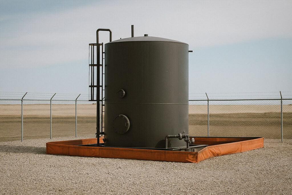 vapour-tight-oilfield-tank-rental-in-alberta-benoit-rentals